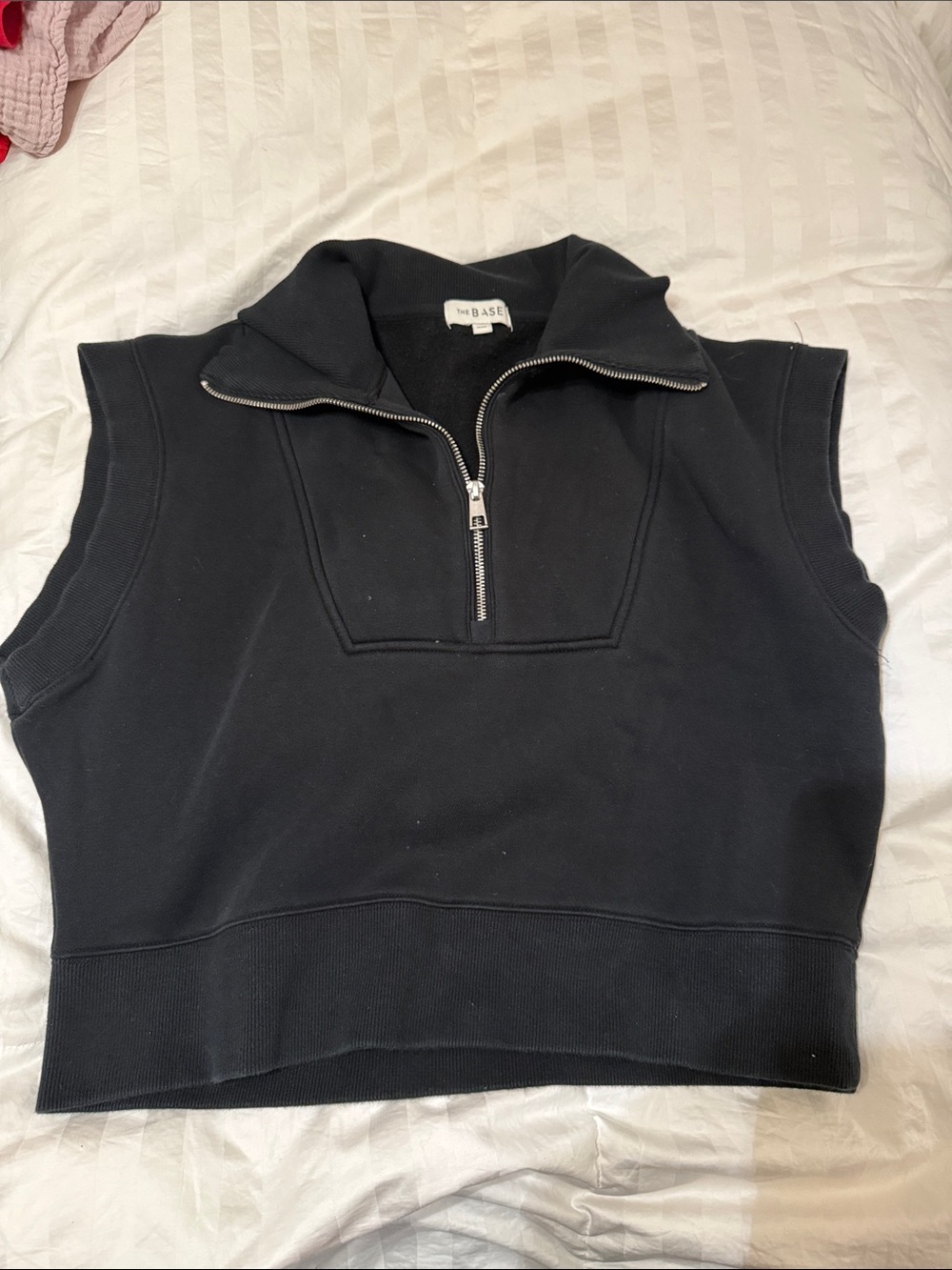 Sleeveless Half-Zip Pullover Vest in Black